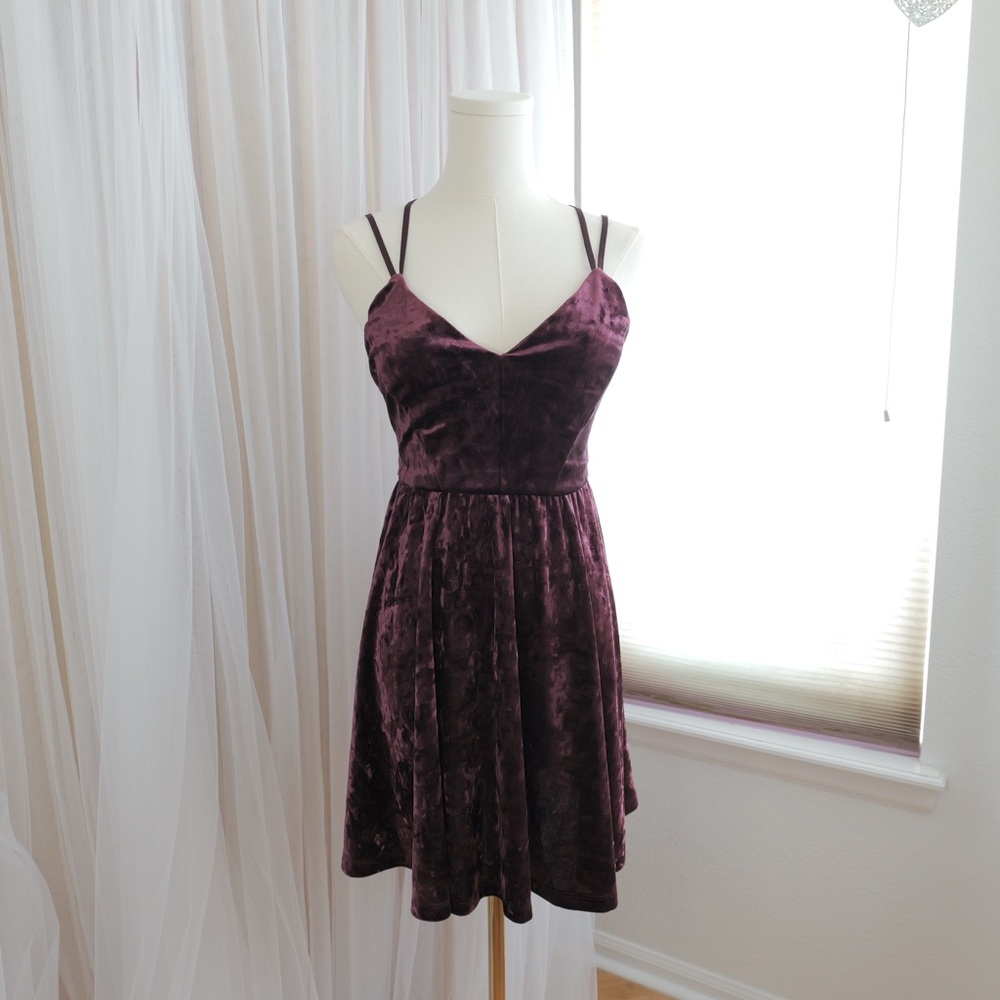 Forever 21 Velvet Mini Dress in Burgundy